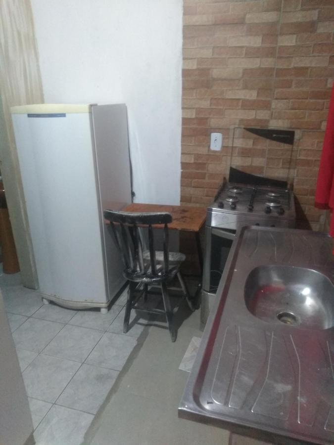 Kitinete Pequena Em Patio Compartilhado Vila Florianópolis Exterior foto